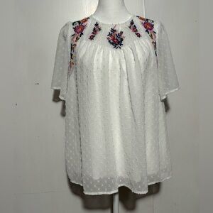 Blue Rain White Embroidered short Sleeves Blouse. Size S